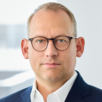 Dr. Henner Schläfke