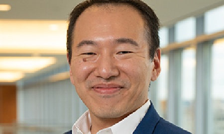 Headshot of Roger Maeda