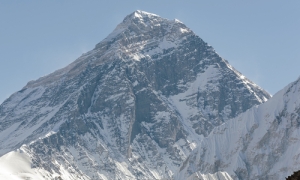 Mt Everest: judge shortage in the foothills